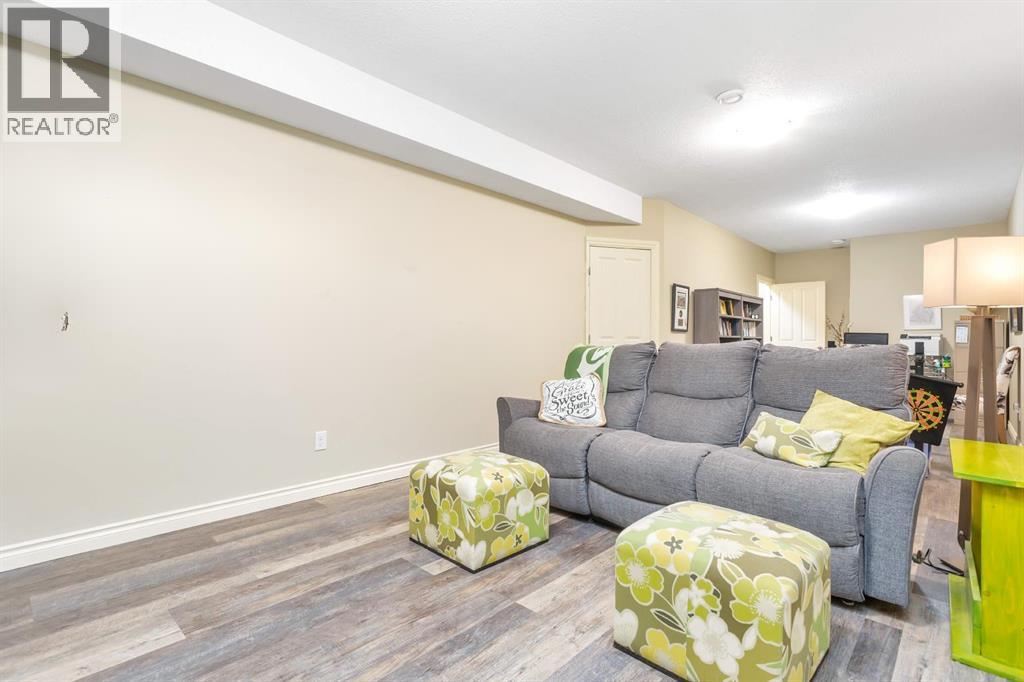 7001 52 Street Property Photo 23