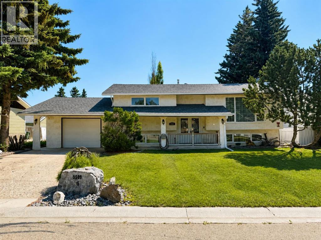 5509 45 Street Property Photo 1