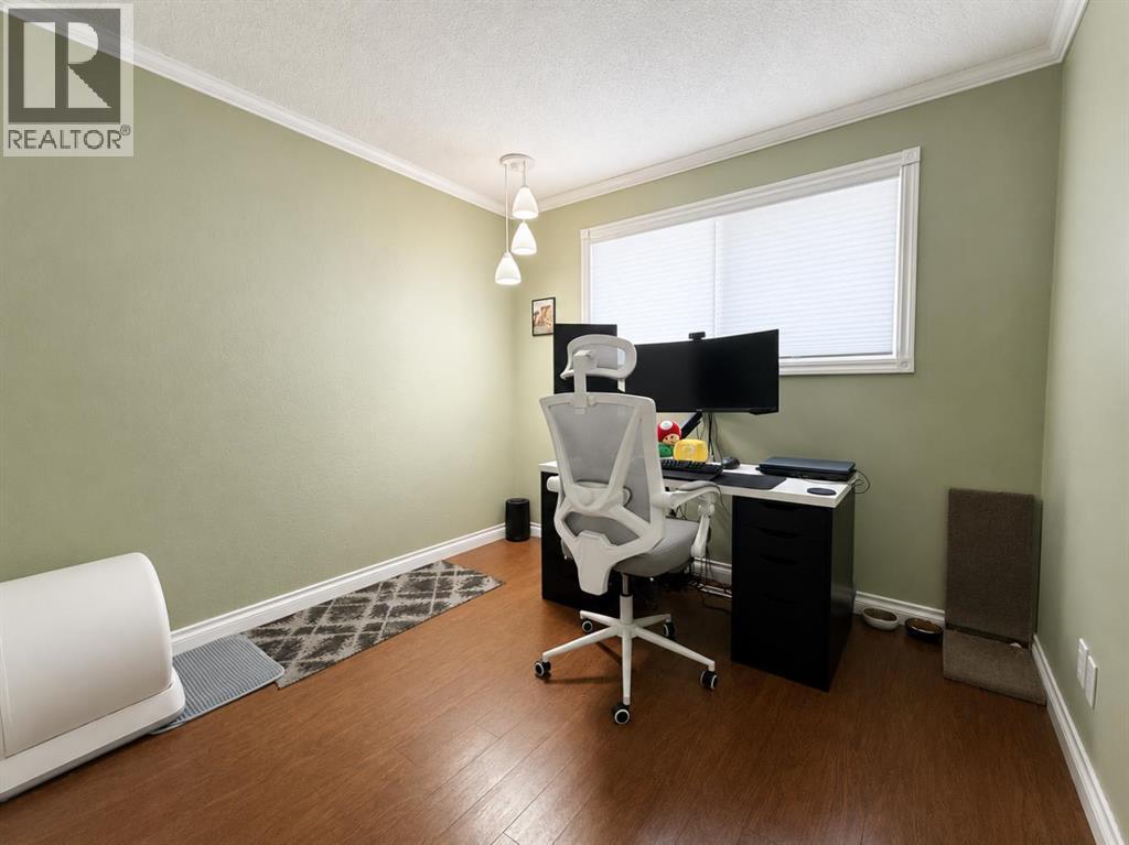 5509 45 Street Property Photo 10