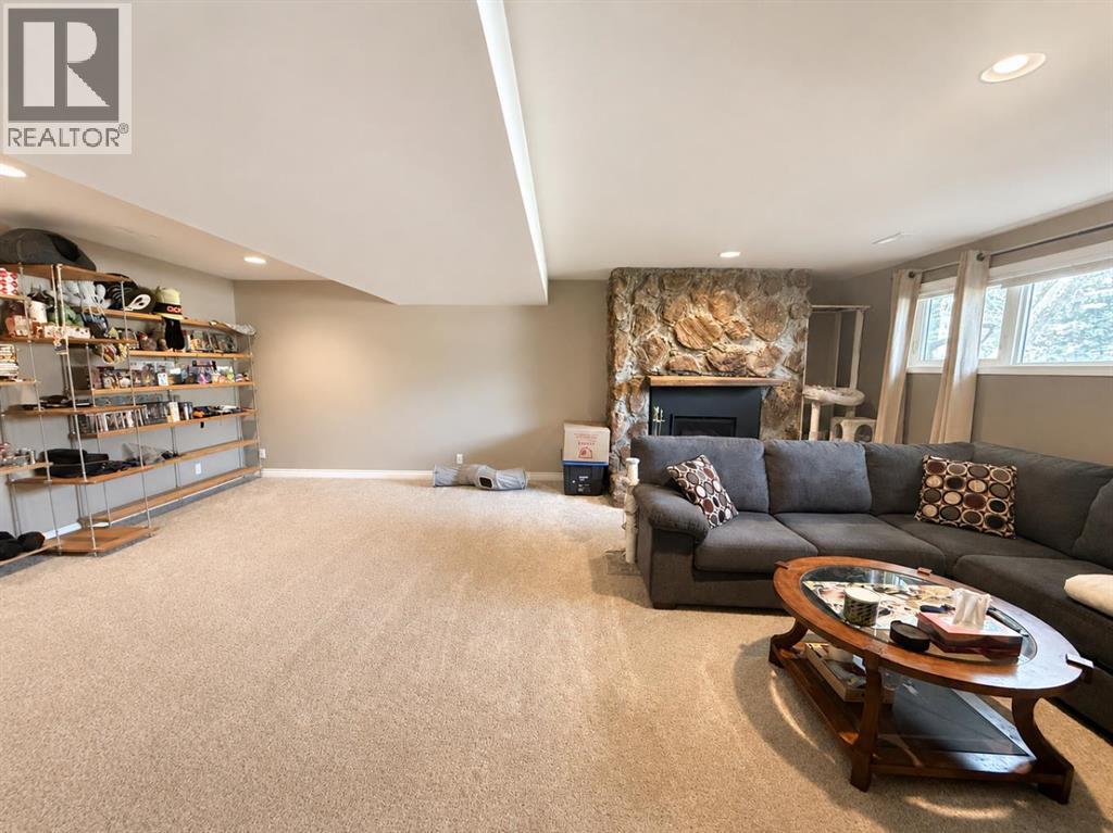 5509 45 Street Property Photo 11