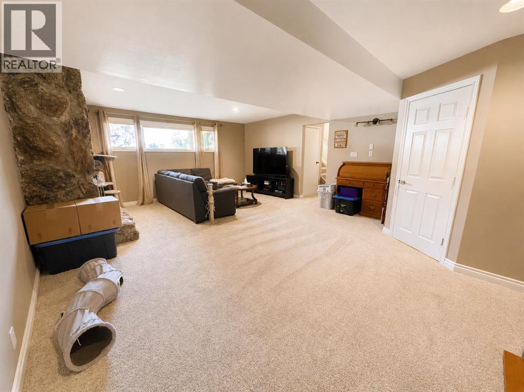 5509 45 Street Property Photo 12