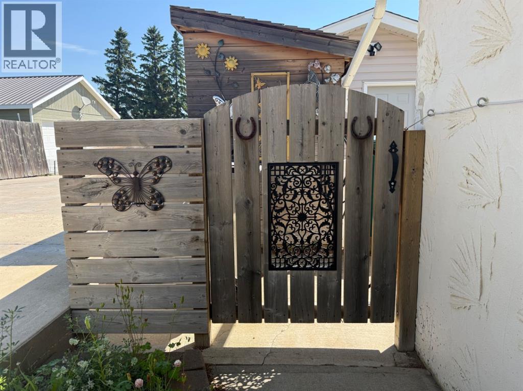 5509 45 Street Property Photo 25