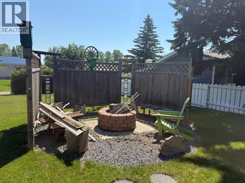 5509 45 Street Property Photo 28
