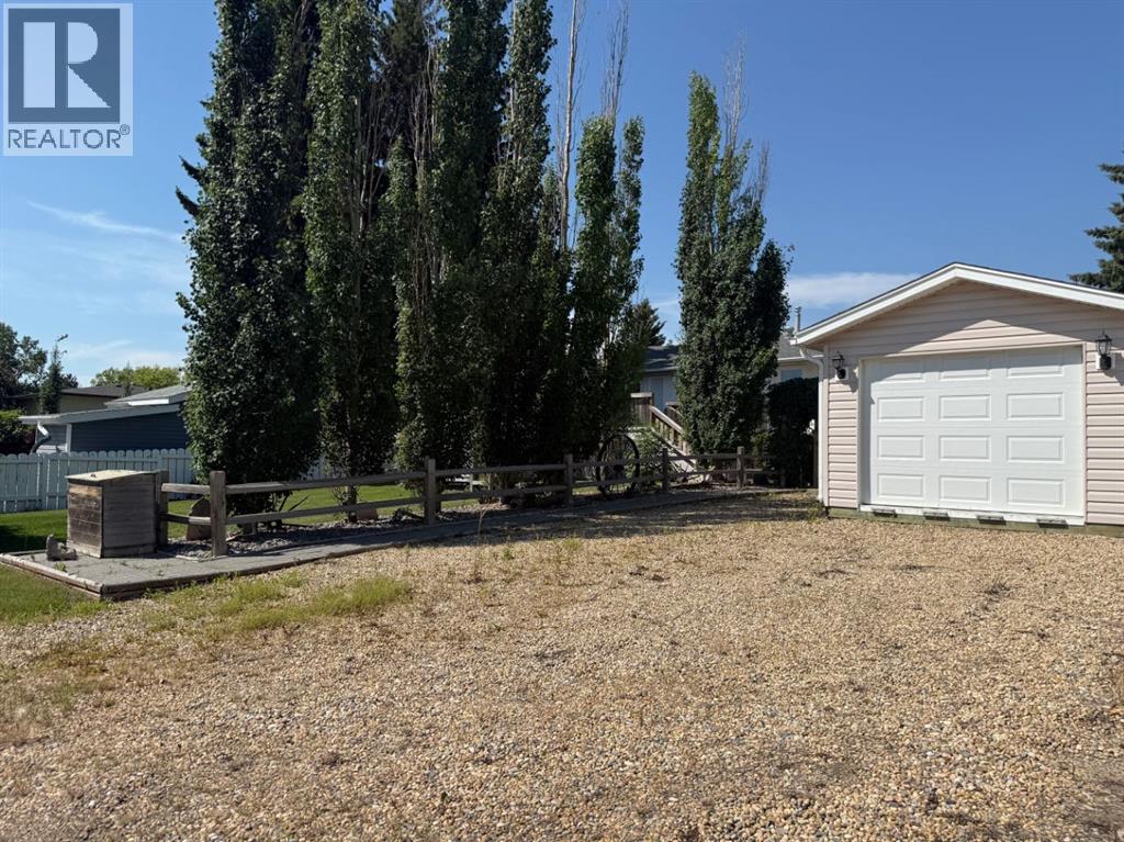 5509 45 Street Property Photo 33