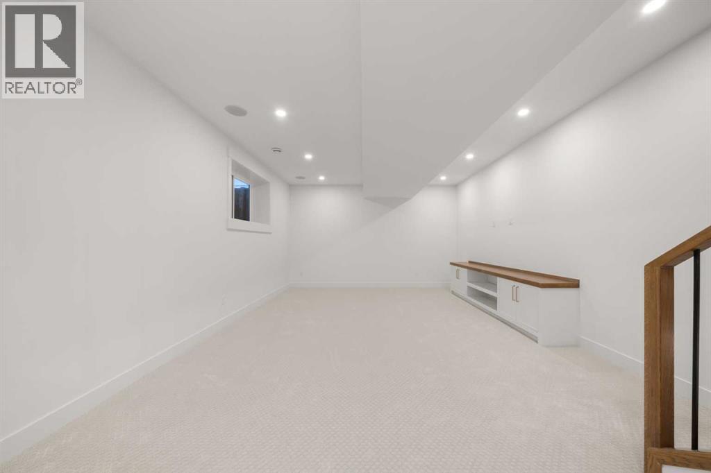 2039 37 Avenue Sw Property Photo 21