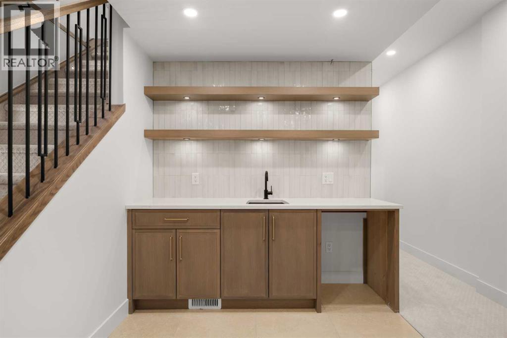 2039 37 Avenue Sw Property Photo 22