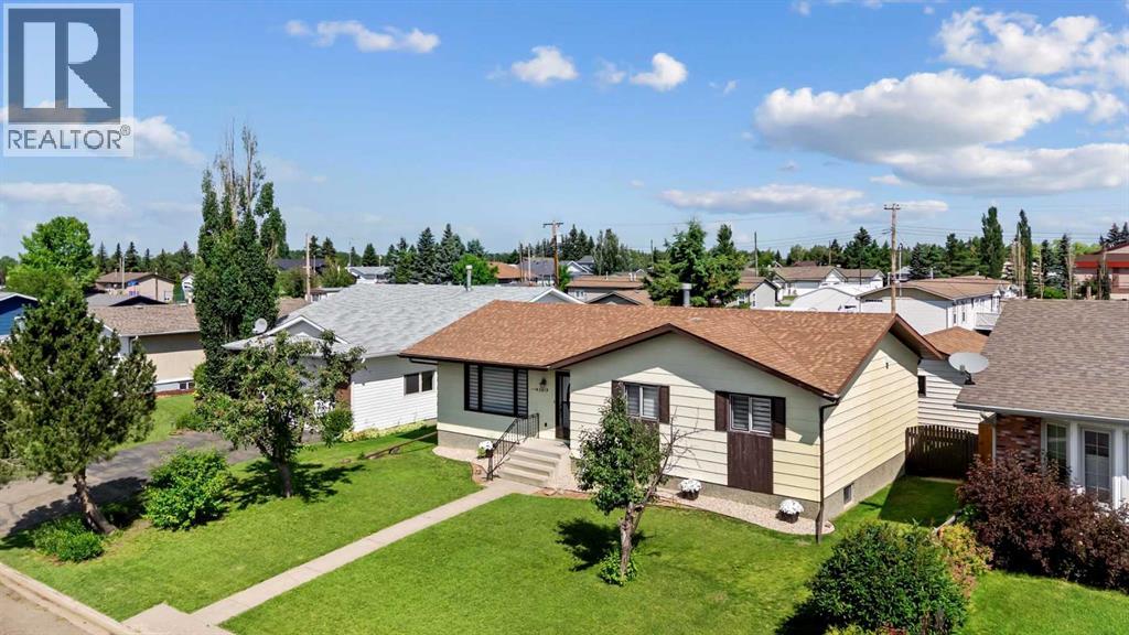 5413 48 Avenue W Property Photo 1