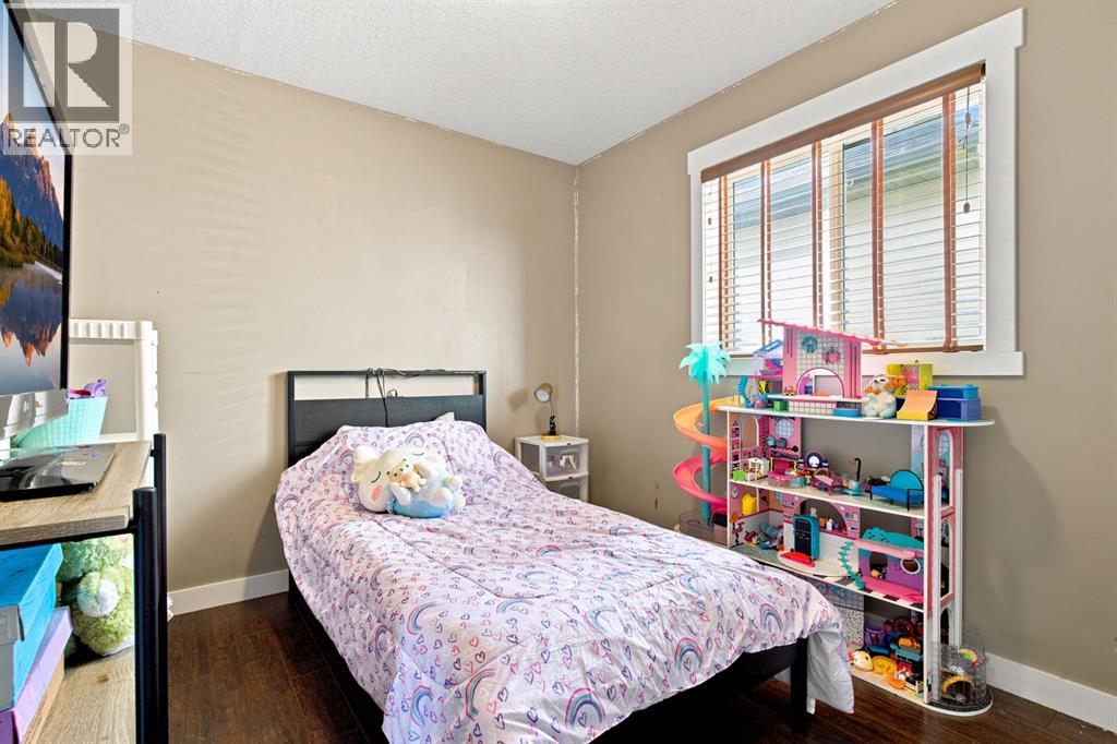 11551 75 Avenue Property Photo 11