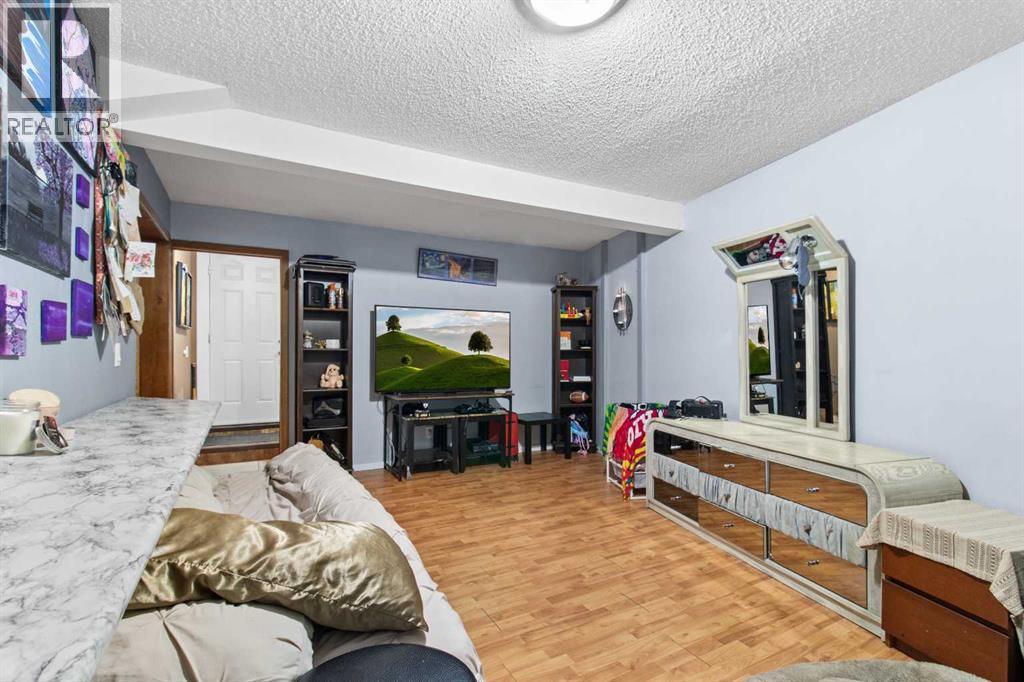 5224 50 Avenue Property Photo 6