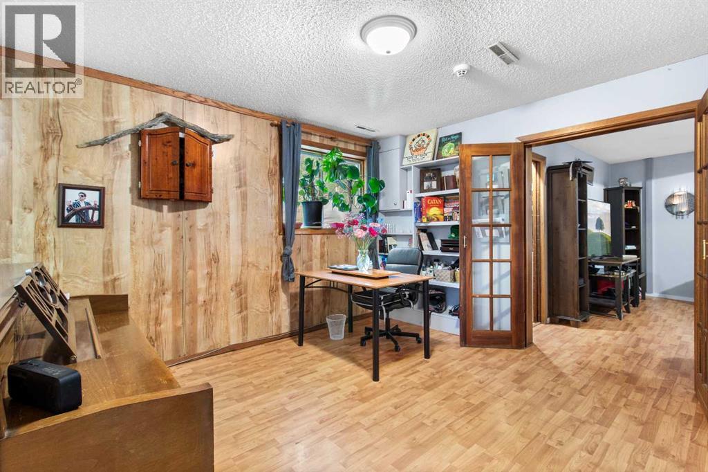 5224 50 Avenue Property Photo 8
