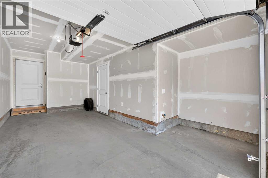 301 Redstone Boulevard Northeast Property Photo 36