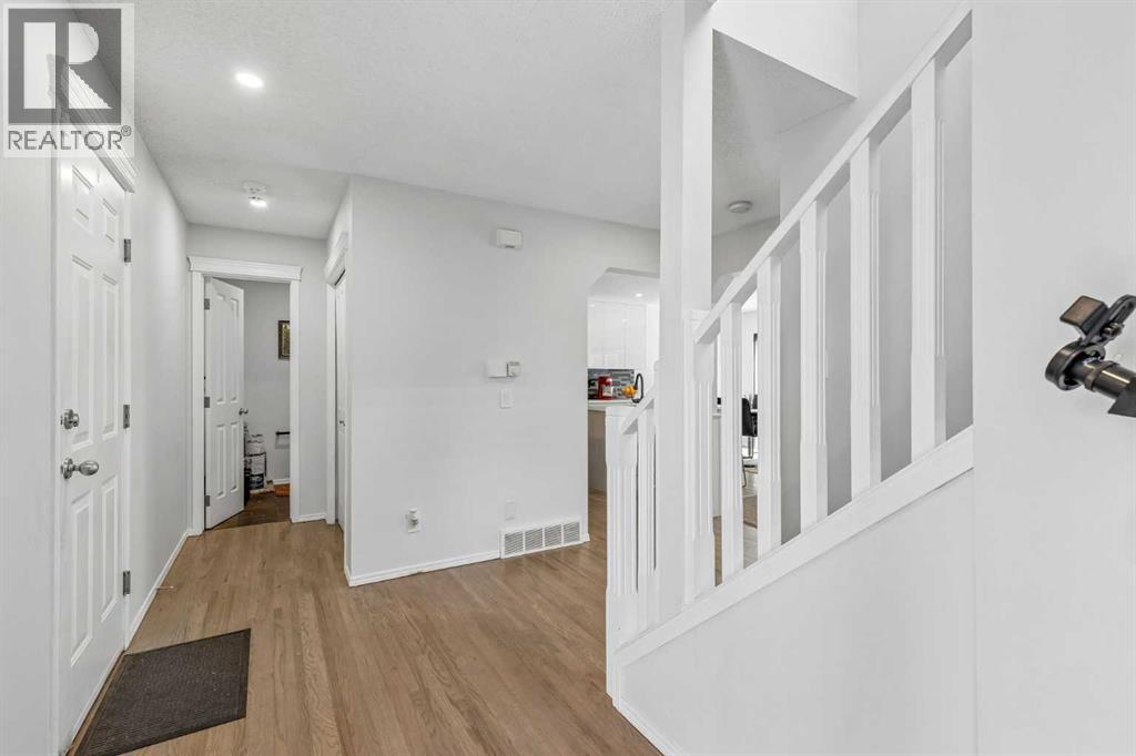 60 Cranfield Park Se Property Photo 3