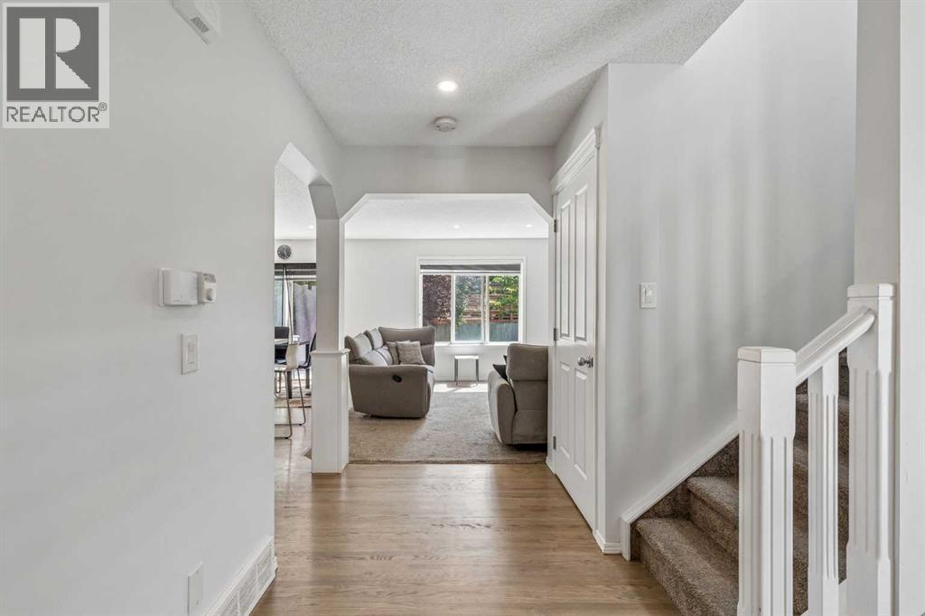 60 Cranfield Park Se Property Photo 4
