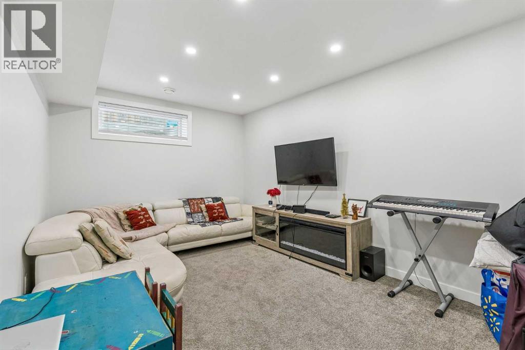 60 Cranfield Park Se Property Photo 23