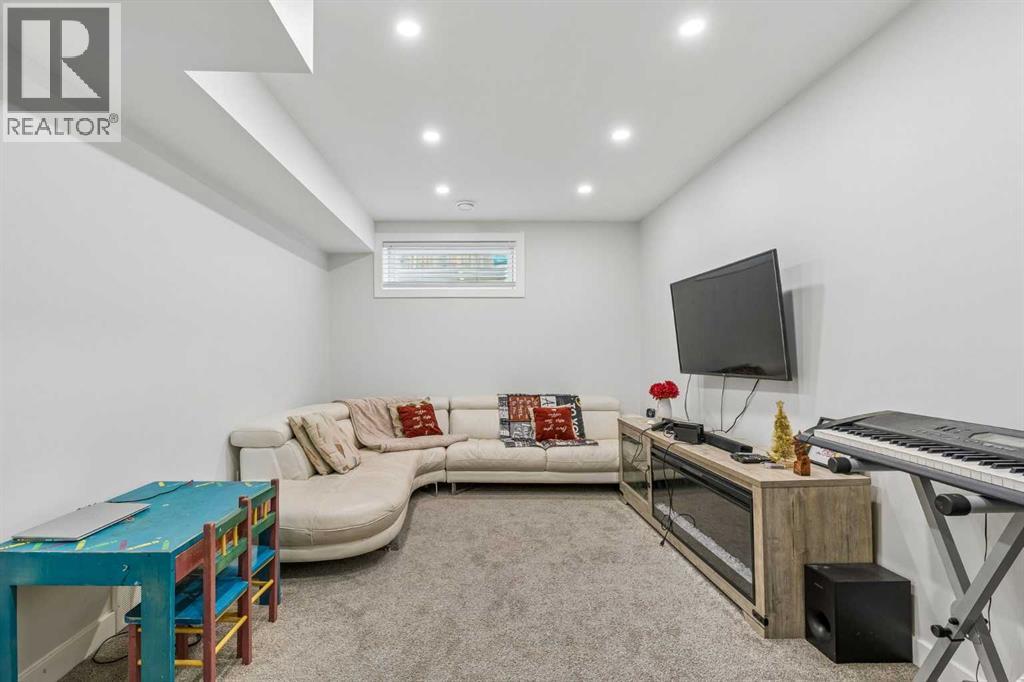 60 Cranfield Park Se Property Photo 24