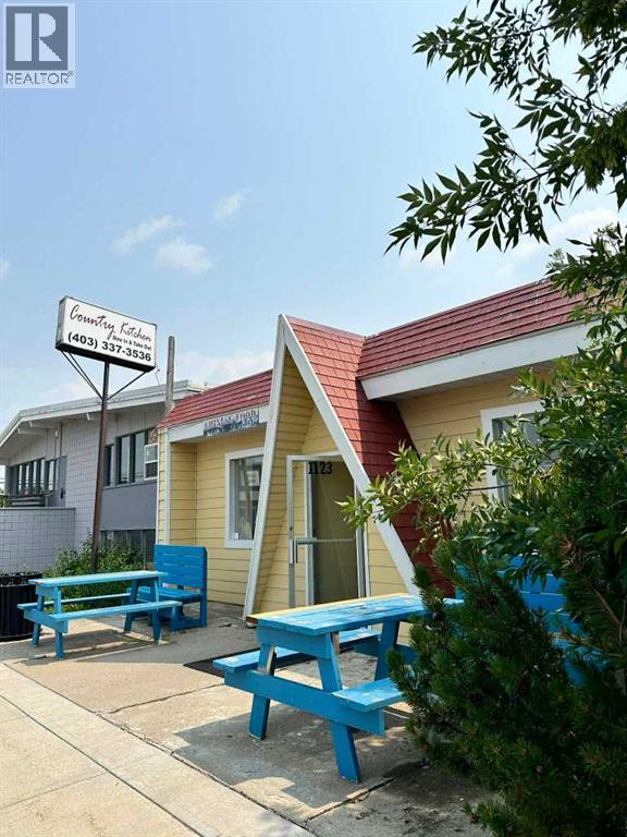 1123 Osler Street Property Photo 1