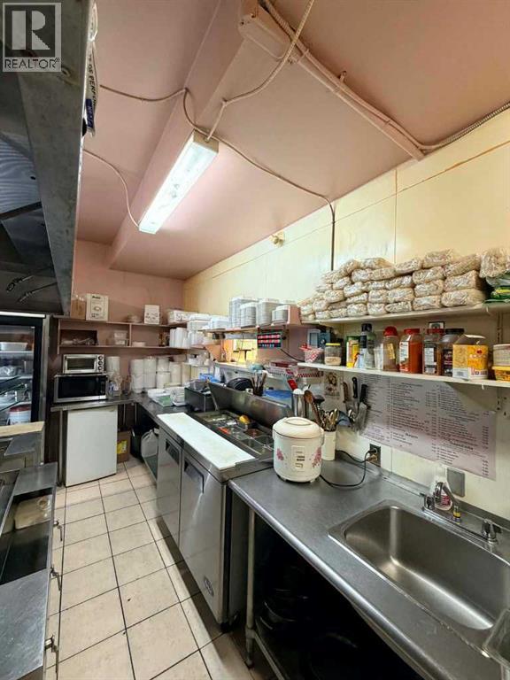 1123 Osler Street Property Photo 5