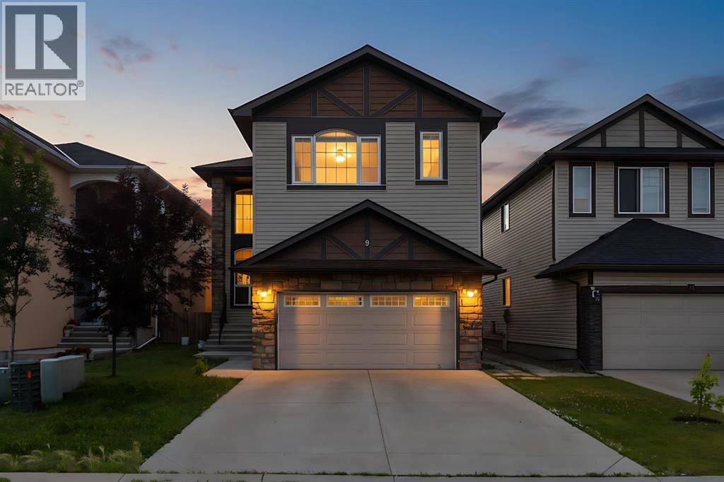 9 Saddlelake Grove NE Property Photo 1