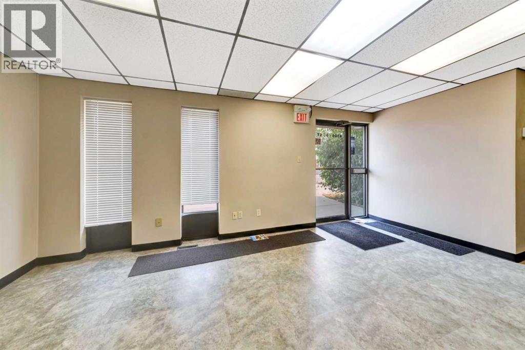 5106 63 Street Property Photo 3