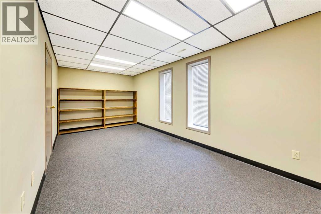 5106 63 Street Property Photo 7