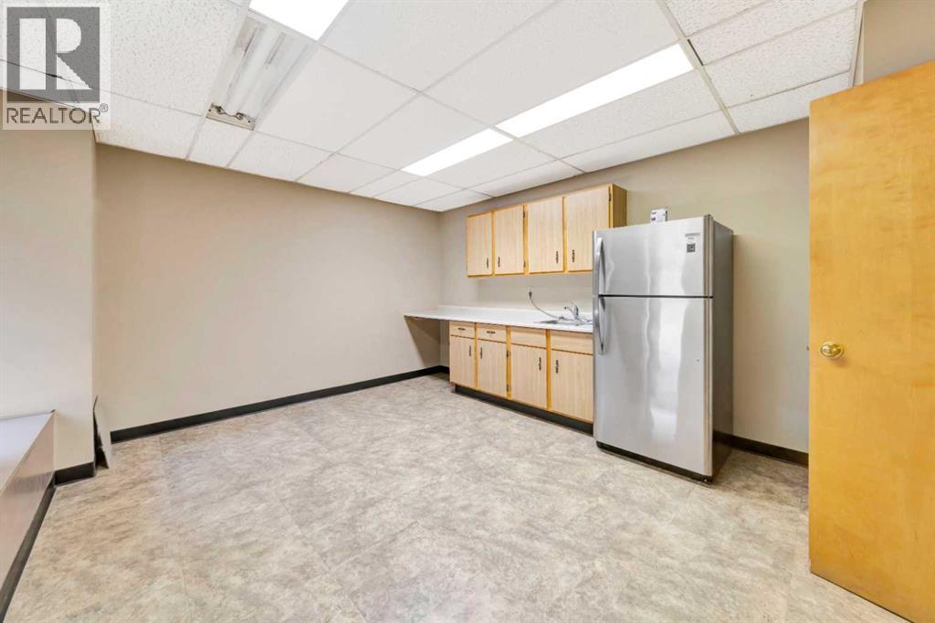 5106 63 Street Property Photo 10