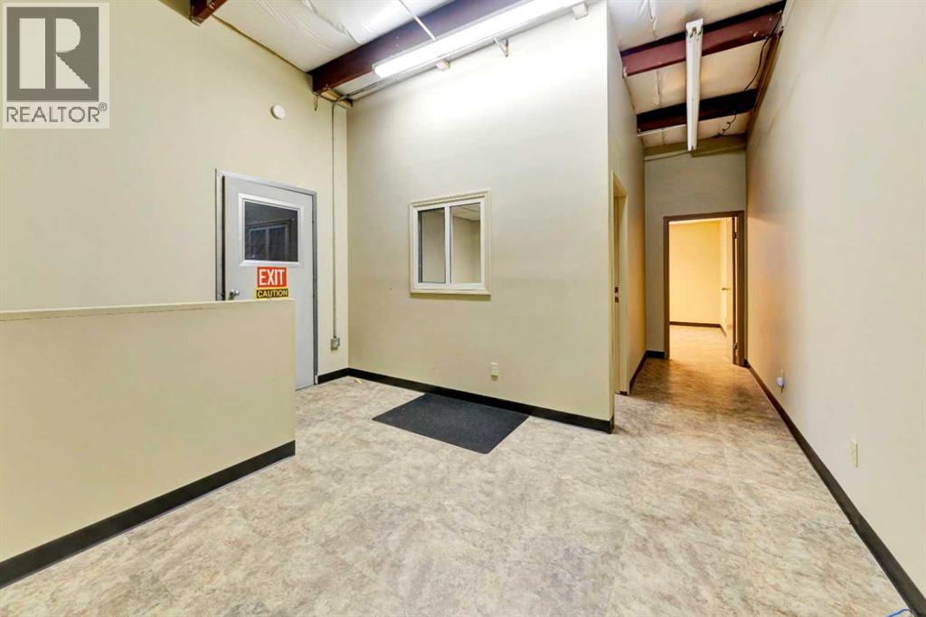 5106 63 Street Property Photo 12