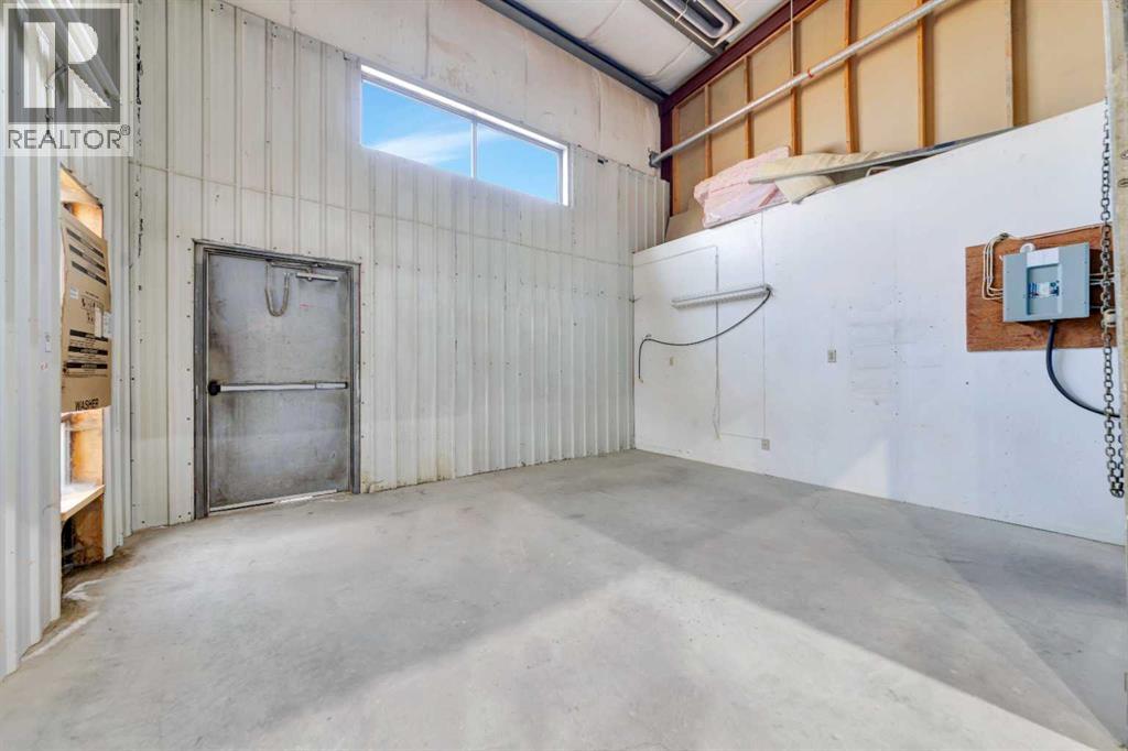 5106 63 Street Property Photo 18