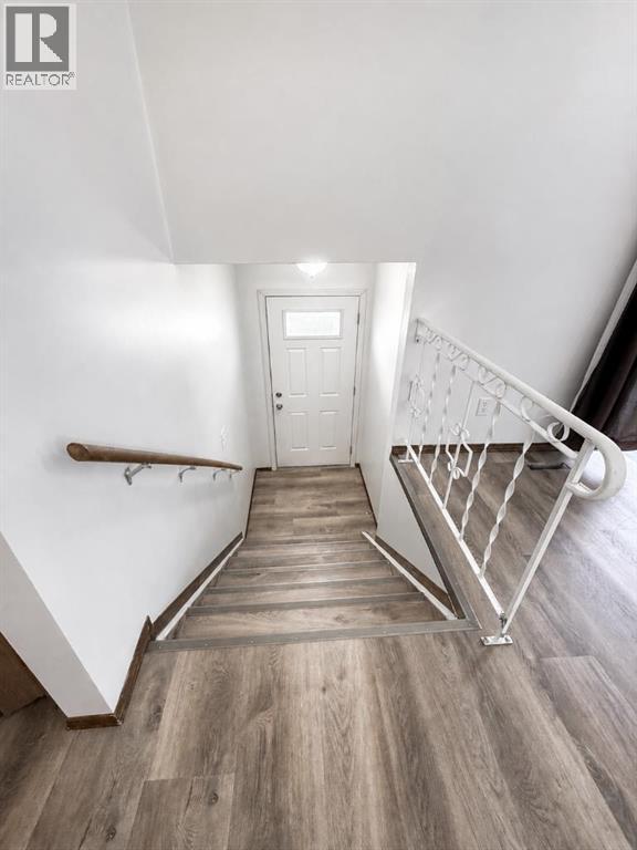 8014805 52 Street Property Photo 5