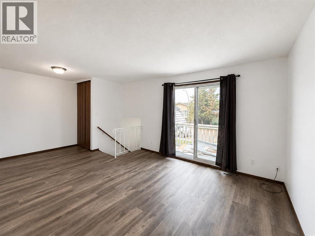 8014805 52 Street Property Photo 7