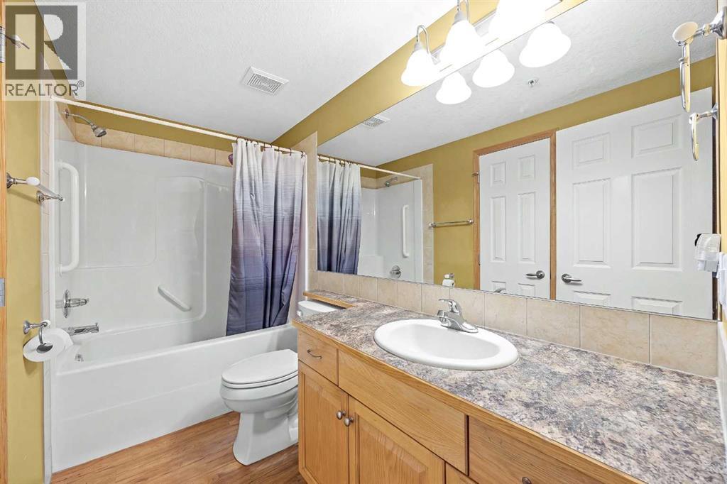 15 Everstone Drive Southwest Property Photo 18