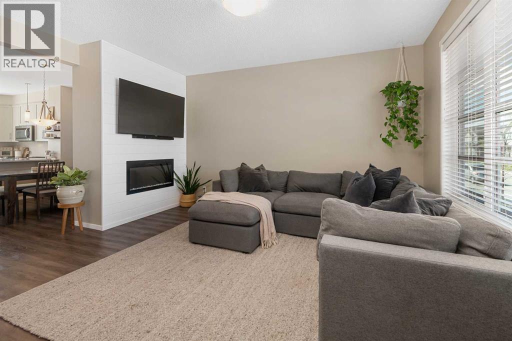 446 Walgrove Way Se Property Photo 4