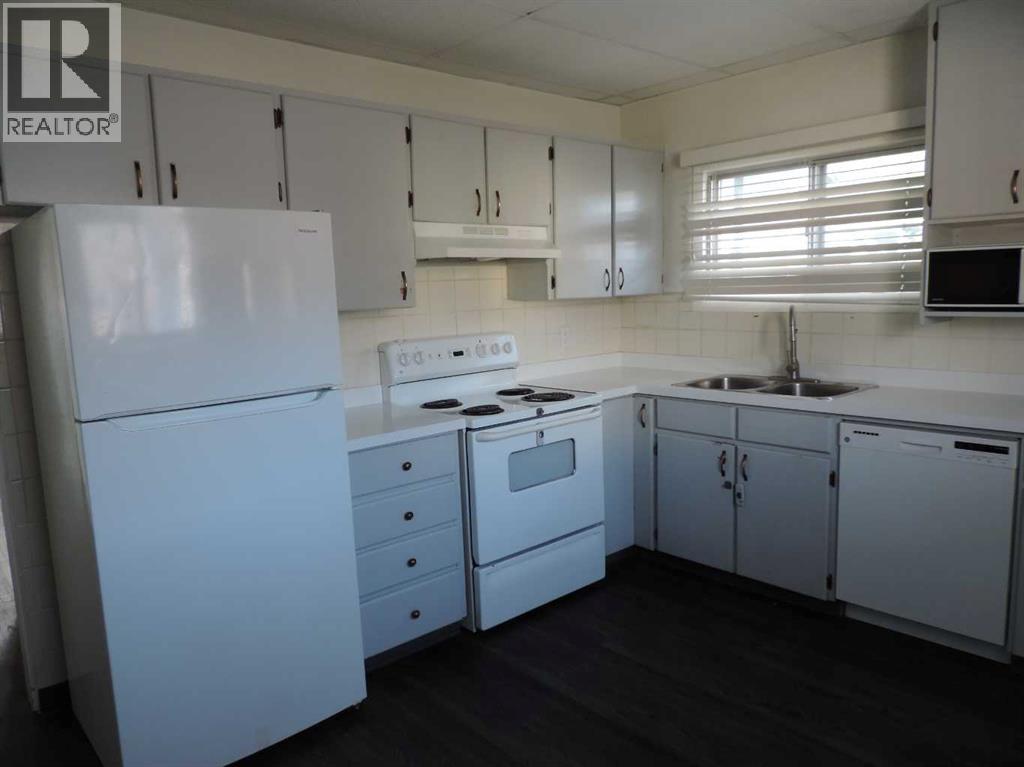 208 Patricia Street Property Photo 3