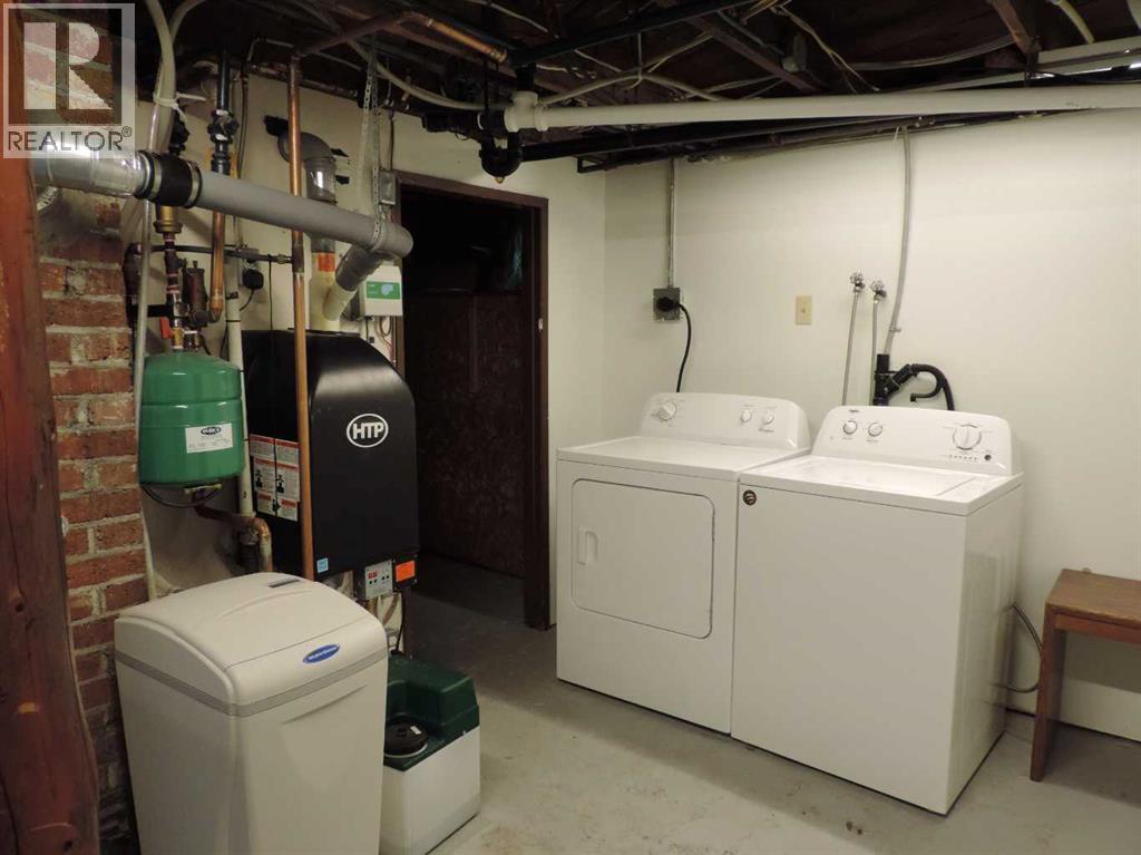 208 Patricia Street Property Photo 8