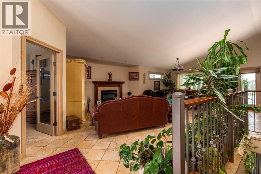 5204 15 Street Property Photo 4