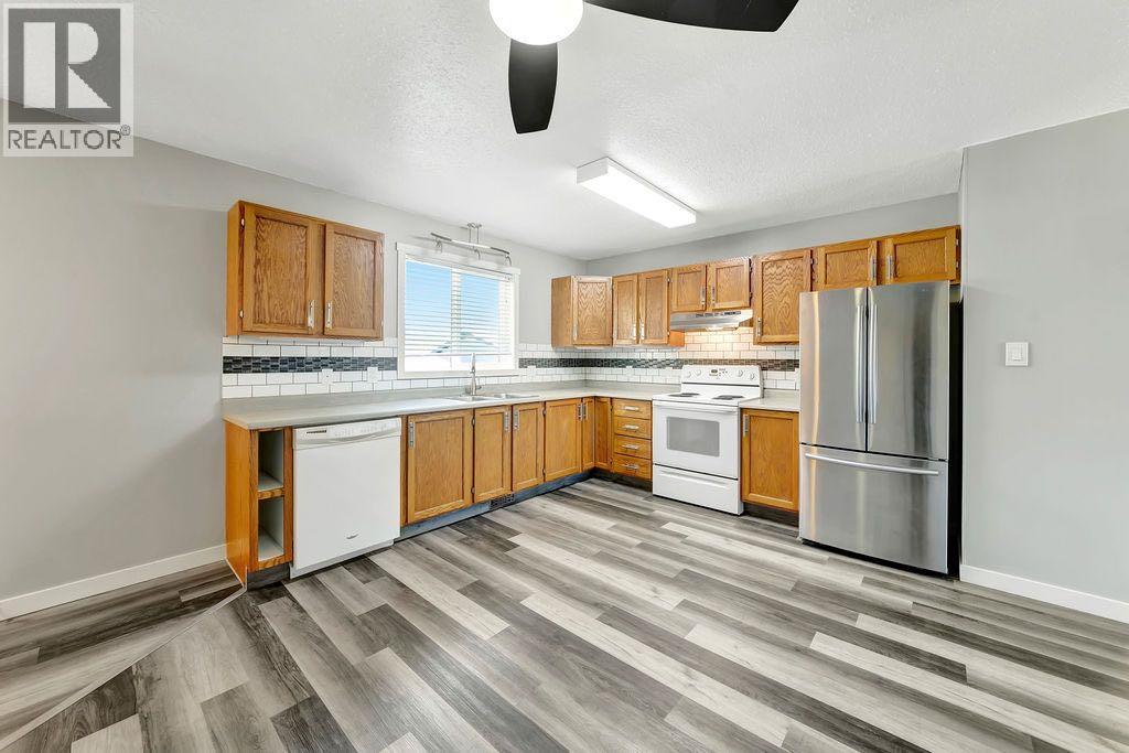 5104 54a Street Property Photo 8