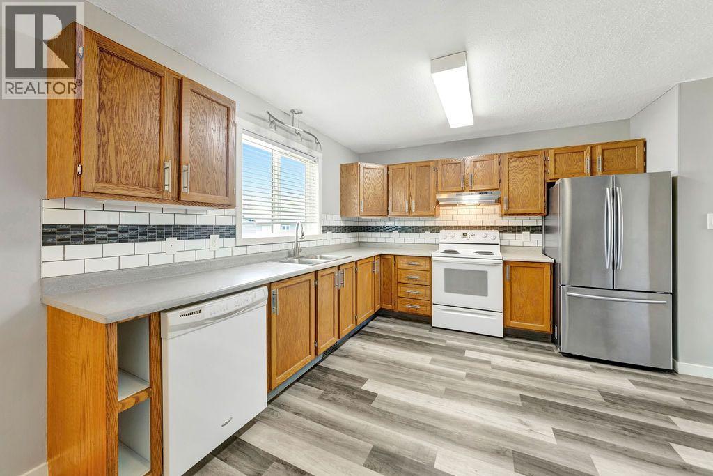 5104 54a Street Property Photo 9