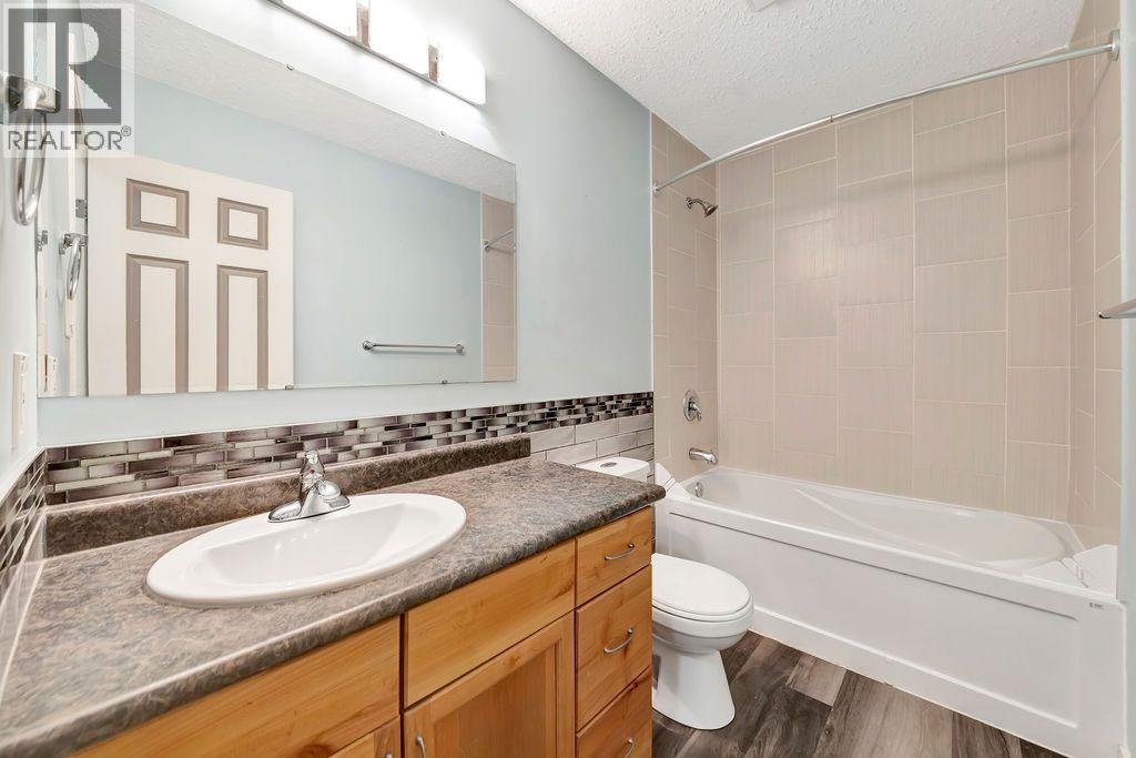5104 54a Street Property Photo 14