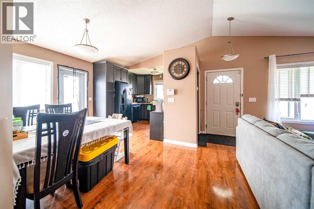1025 30 Street Property Photo 4