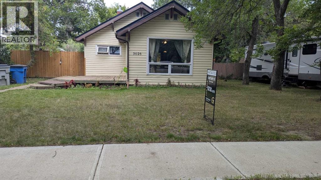 5028 52 Street Property Photo 1