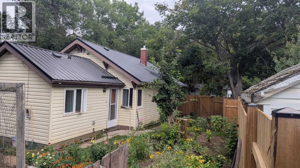 5028 52 Street Property Photo 23
