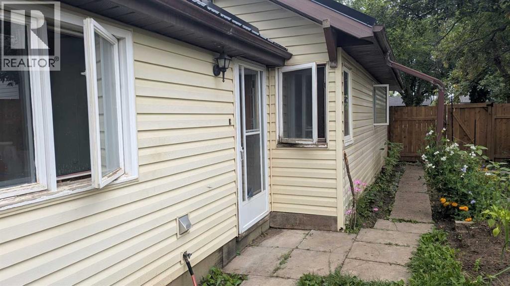 5028 52 Street Property Photo 25