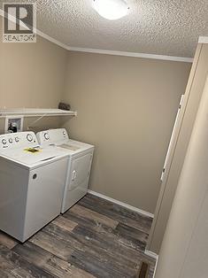 7037 & 7049 48 Street Property Photo 8