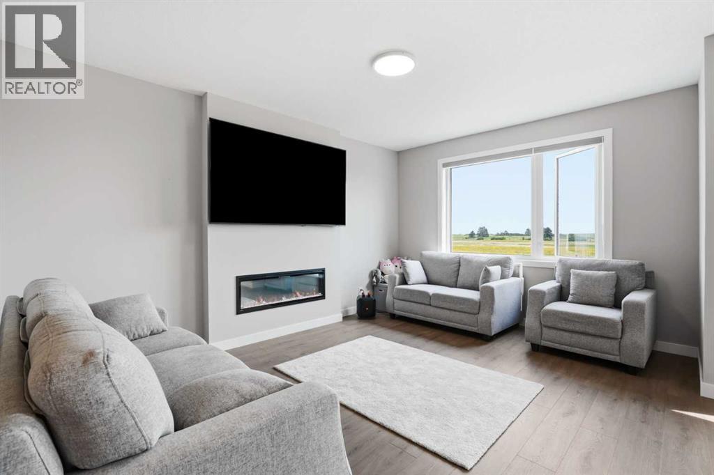 143 Belvedere Crescent Se Property Photo 6