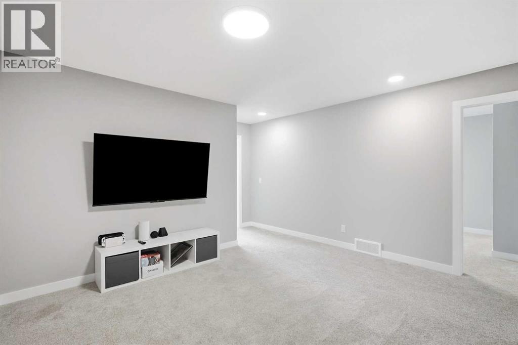 143 Belvedere Crescent Se Property Photo 20