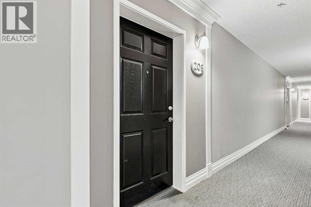 25 Prestwick Drive Southeast Property Photo 4