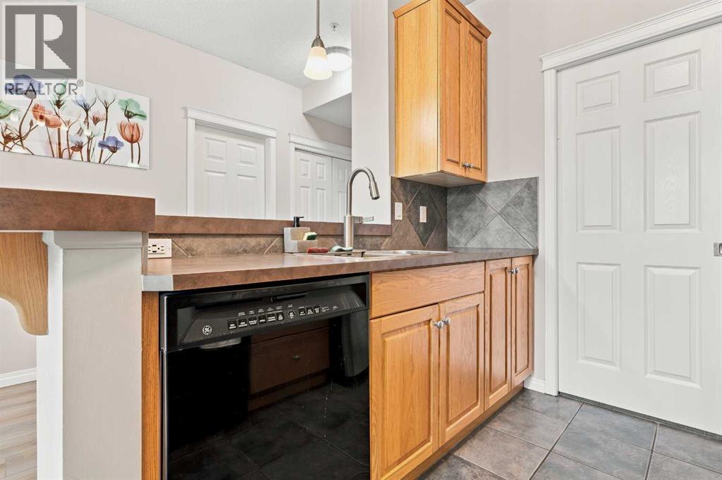 25 Prestwick Drive Southeast Property Photo 8
