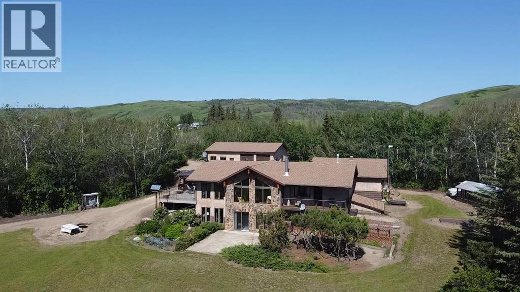 231061 Highway 684 Property Photo 1
