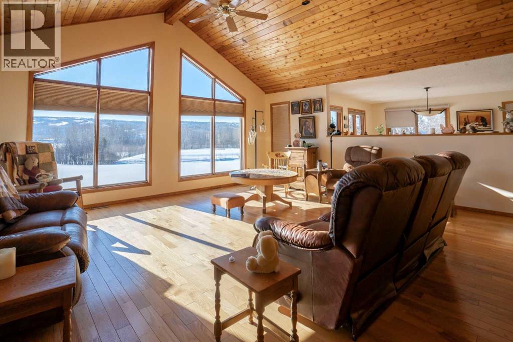 231061 Highway 684 Property Photo 5