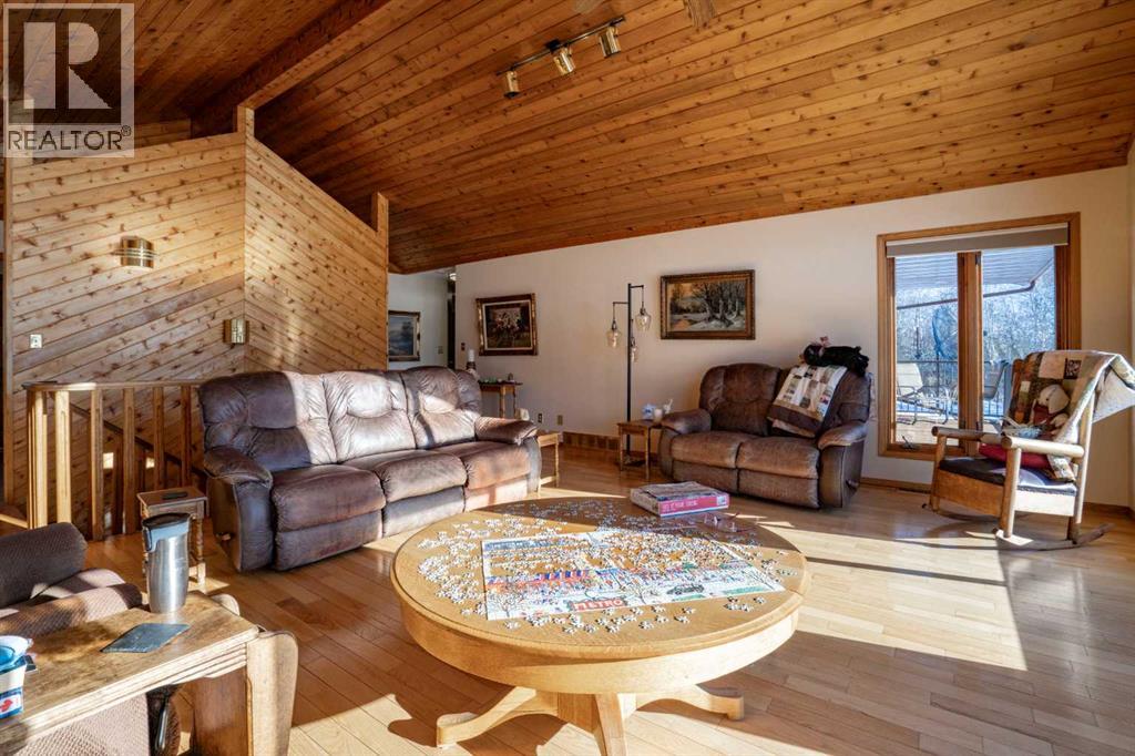 231061 Highway 684 Property Photo 7