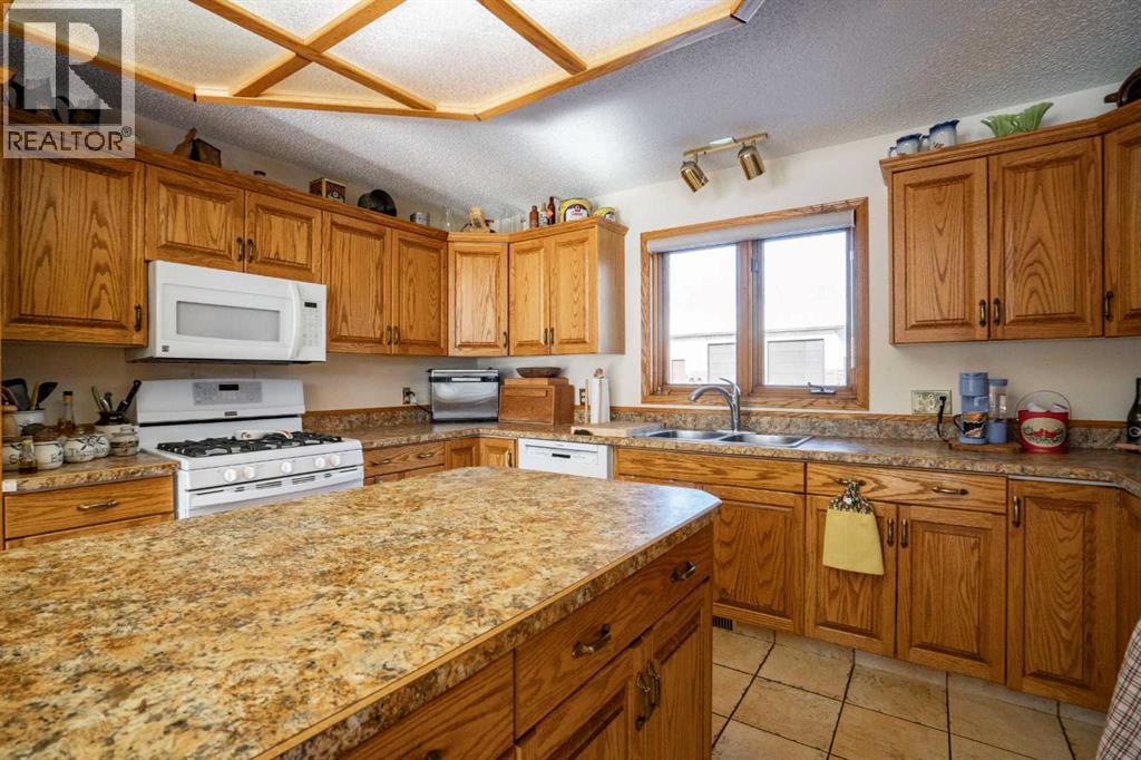 231061 Highway 684 Property Photo 13